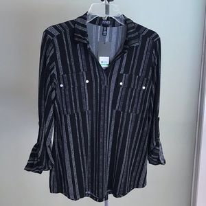 NWT JONES NEW YORK v-neck blouse
